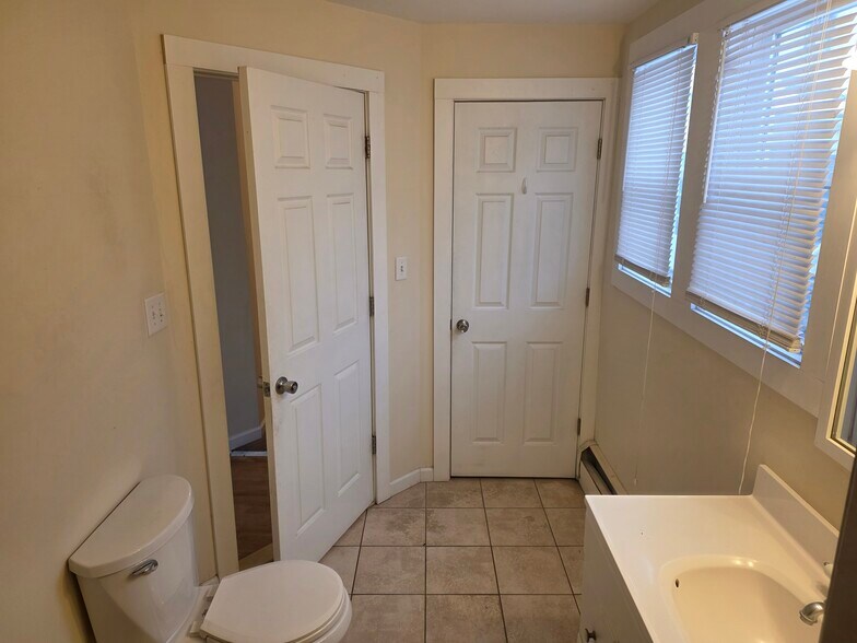 Building Photo - 127 Fort St