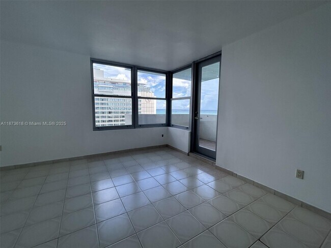 Building Photo - 2899 Collins Ave