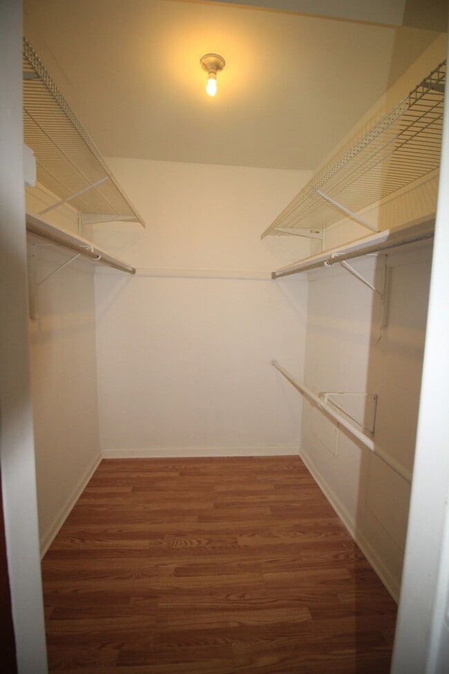 Building Photo - 220 N Kenilworth Ave