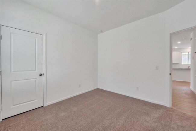 Building Photo - 339 Lippizan Dr