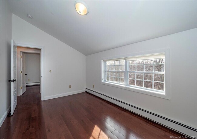 Building Photo - 107 Black Rock Tpke