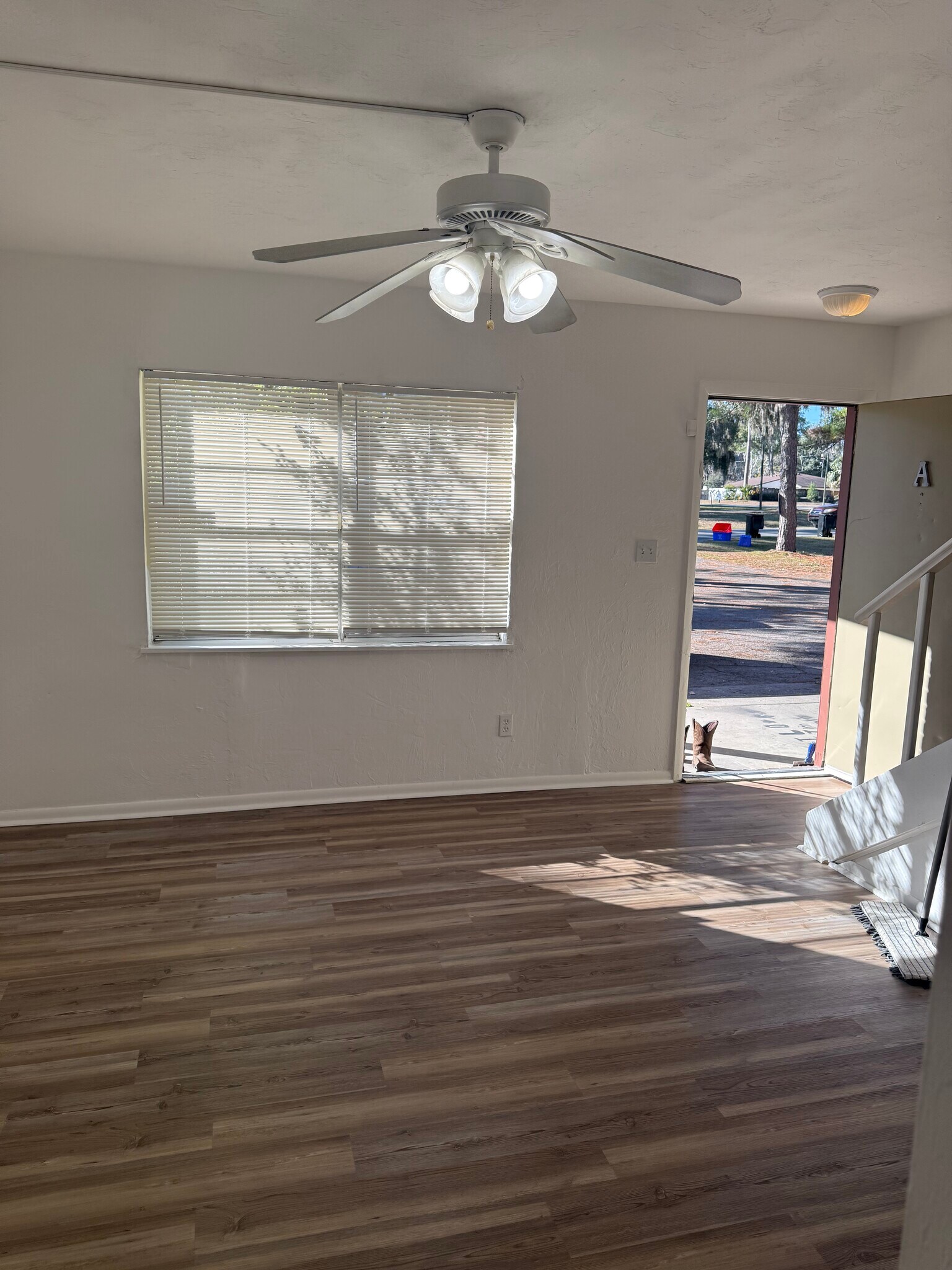 Building Photo - 3701 SW 30th Ter