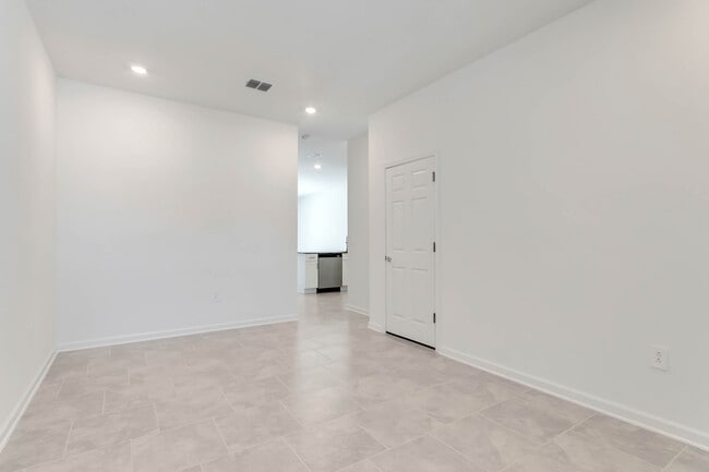 Building Photo - 7412 Stone Creek Trl