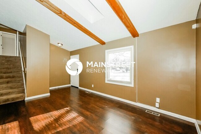 Building Photo - 3 Bedroom Pet-Friendly Home in Indianapolis, IN with Main Street Renewal