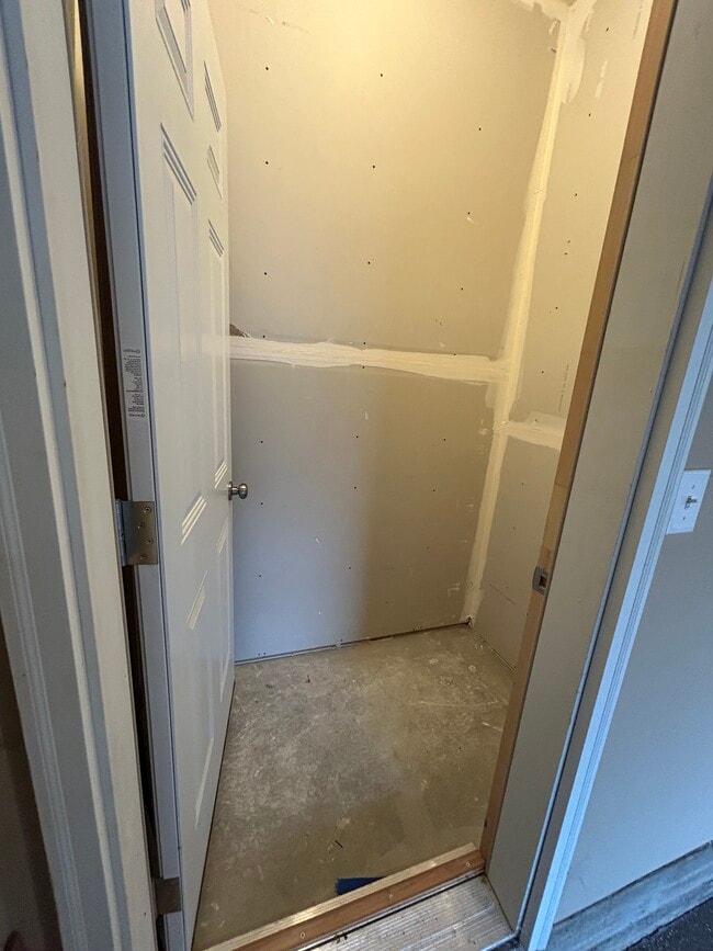 Building Photo - 1010 Van White Memorial Blvd