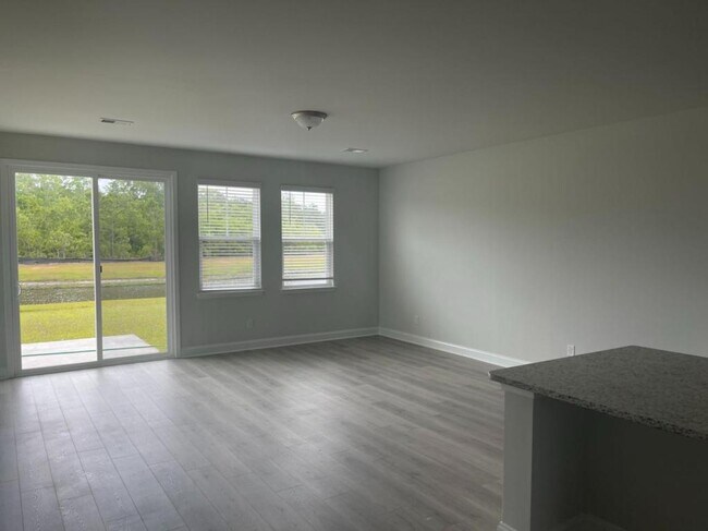 Building Photo - 152 Calhoun Fls Dr