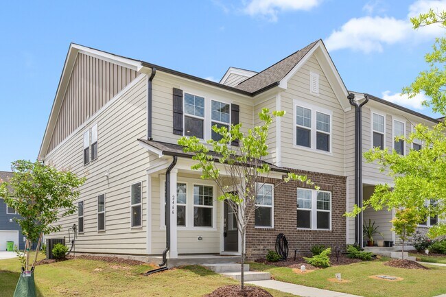 Building Photo - 2466 Hutch Ln