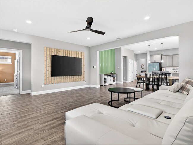 Building Photo - 2504 Wren Ln