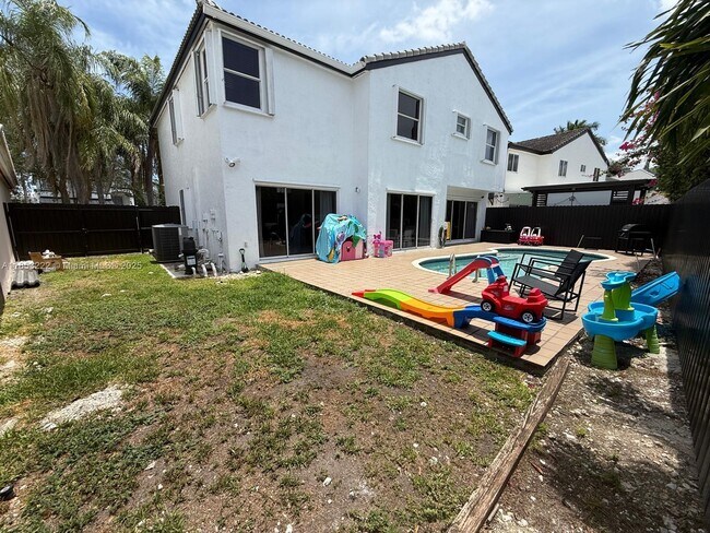 Building Photo - 9740 SW 155th Ave