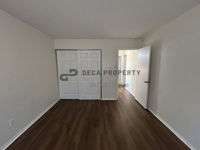 Building Photo - 9910 Broadmoor Dr