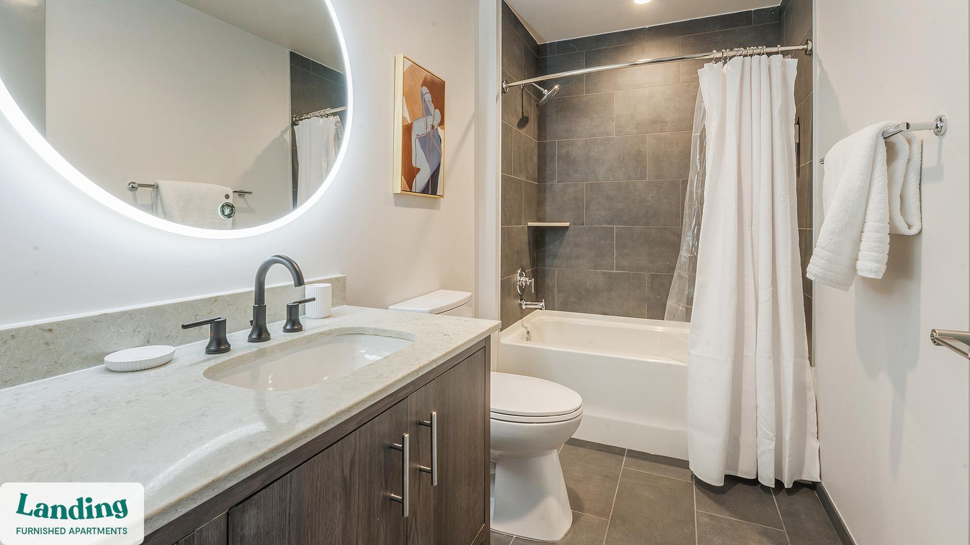 Building Photo - 350 Maple Dr SW