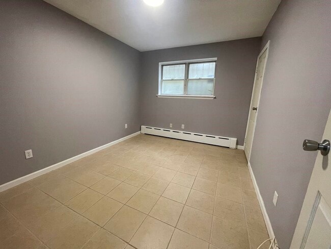 Building Photo - 306 65th St