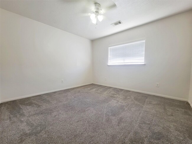 Building Photo - 20839 Beech Tree Dr