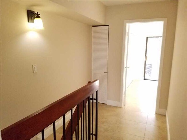 Building Photo - 3406 SW 16th Terrace