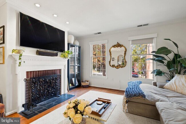 Building Photo - 1944 N Cleveland St