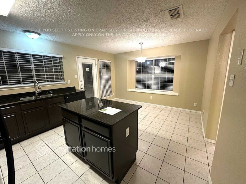 Building Photo - 2207 Bennington Dr