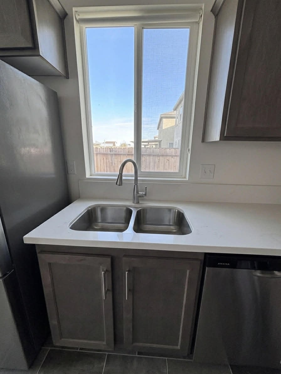 Building Photo - 3421 Andrew Ave