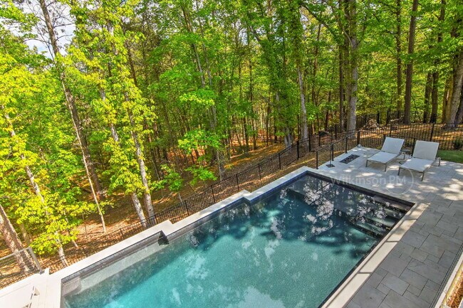 Building Photo - The Finest Furnished Upscale Executive Home, an Exquisite Luxury Rental, in Tega Cay for the Disc...