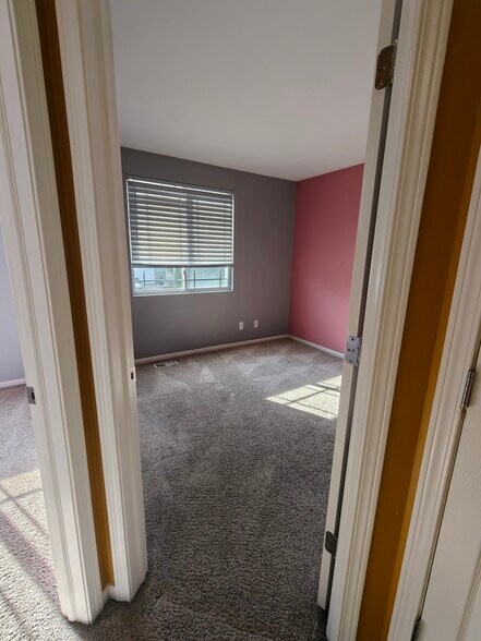 Building Photo - 7925 S 157th St