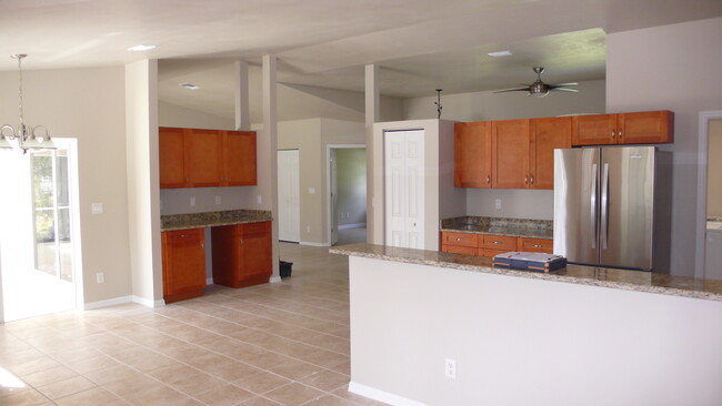 Building Photo - 5740 Zinkle St