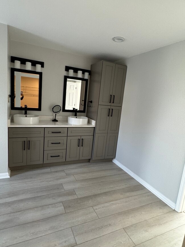 Building Photo - 10226 Crooked Stick Dr