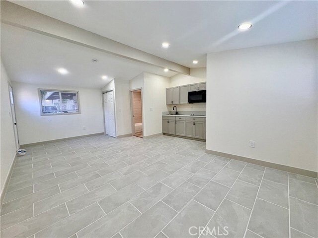 Building Photo - 4585 Hawthorne St