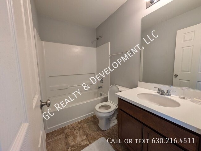 Building Photo - 646 Vine St