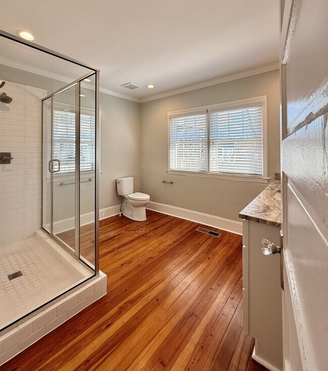 Building Photo - 107 W Geer St