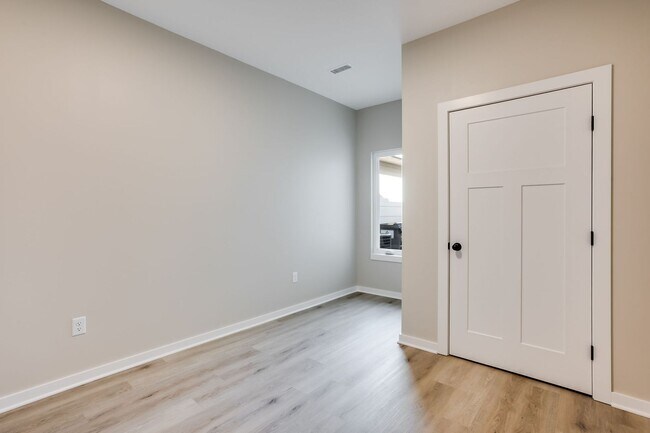 Building Photo - Pineway Aria Plan