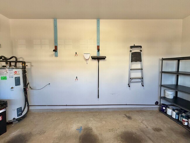 Building Photo - Modern & Custom 3 Bedroom / 2.5 Bathroom H...