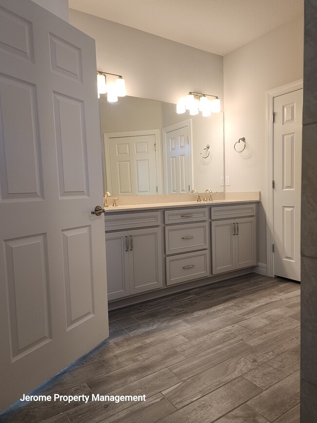 Building Photo - 18743 Coastal Shr Ter