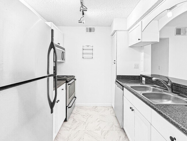 Building Photo - 2500 Winding Creek Blvd