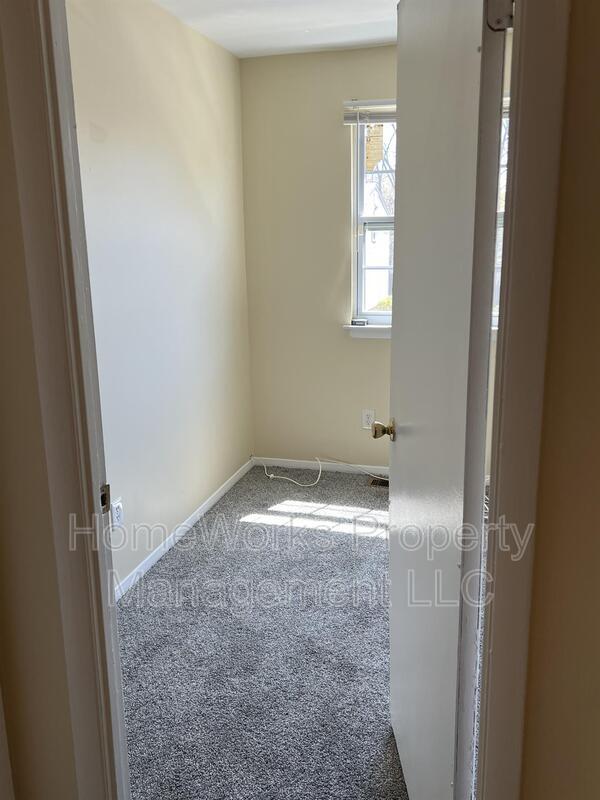 Building Photo - 462 Norvelle Ct