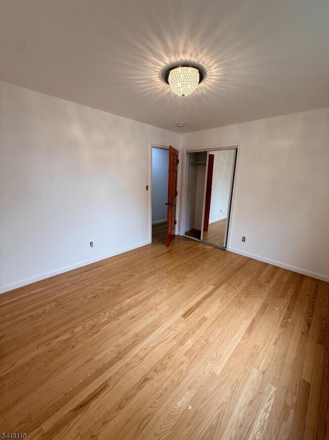 Building Photo - 154 McAdoo Ave
