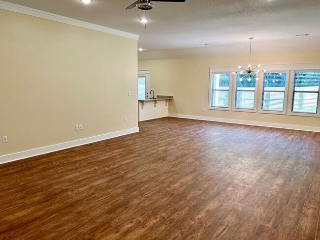 Building Photo - FOR Rent – 3 Bedroom, 2 Bath!