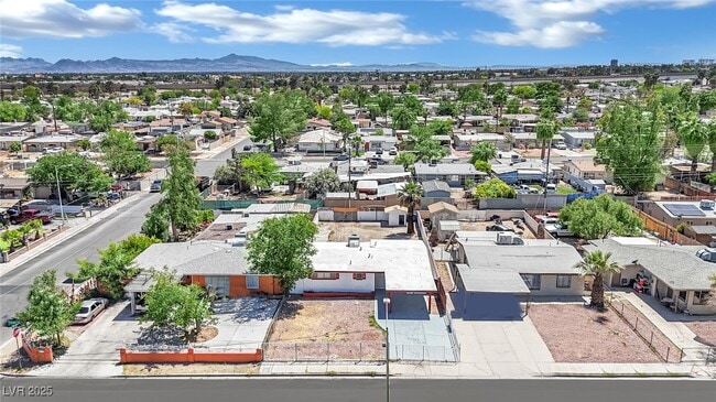 Building Photo - 2016 Linden Ave