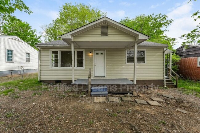 Primary Photo - 817 Elon St