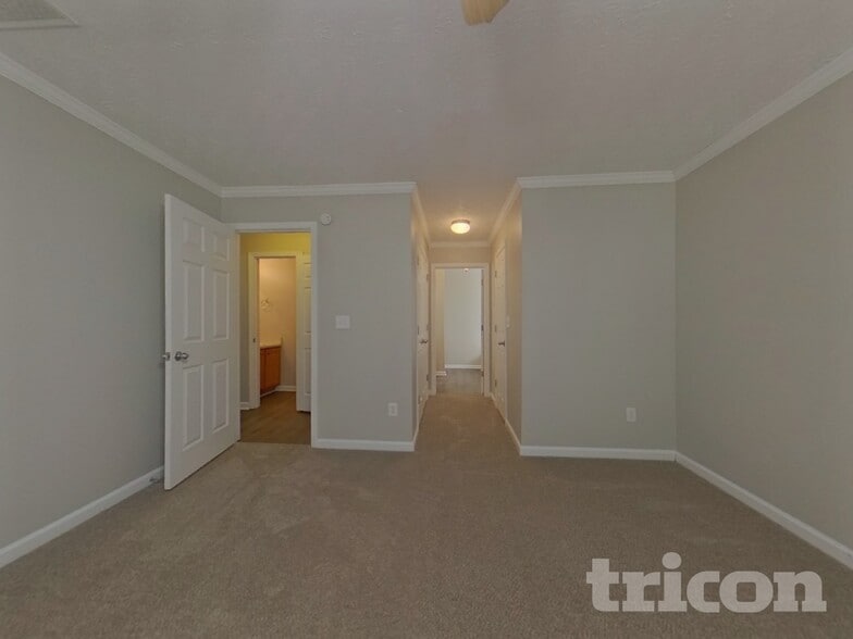 Building Photo - 9765 Moss Pointe Path