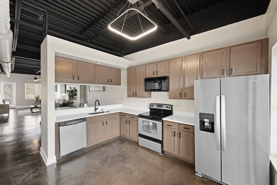 Building Photo - The Lofts in Town Square