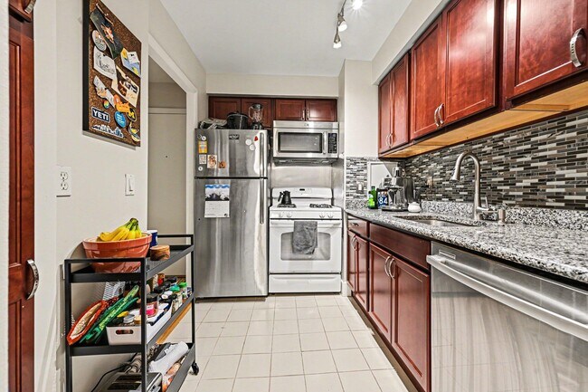 Building Photo - 1245 Island Dr