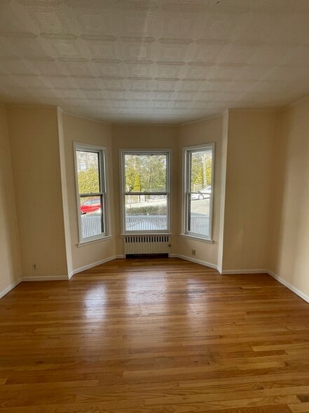 Large Living Room - 48 Washington Ave