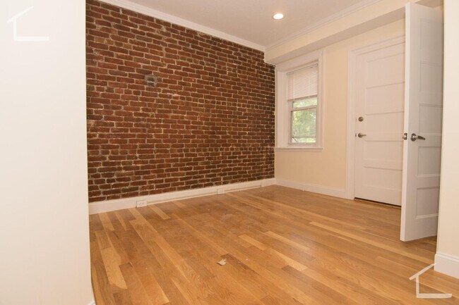 Building Photo - 1620 Beacon St
