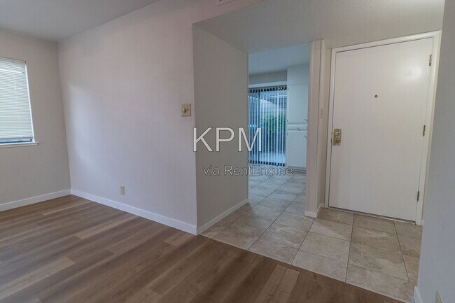 Building Photo - 6829 Mill Springs Ct