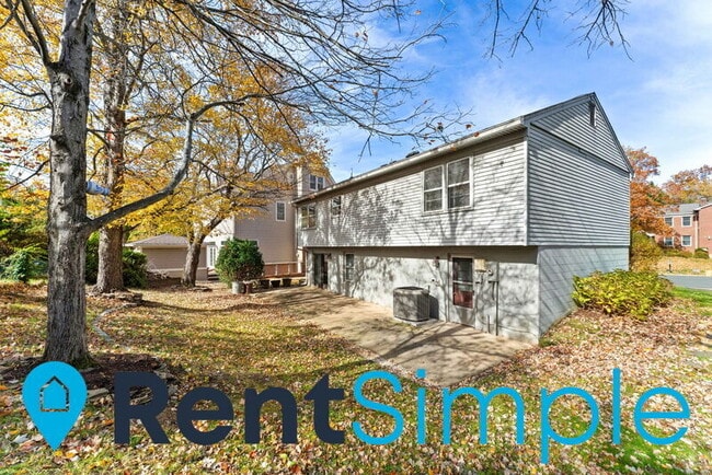 Building Photo - 12035 Stuart Ridge Dr