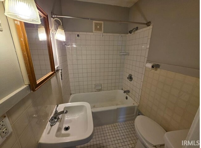 Building Photo - 1821 IN-26