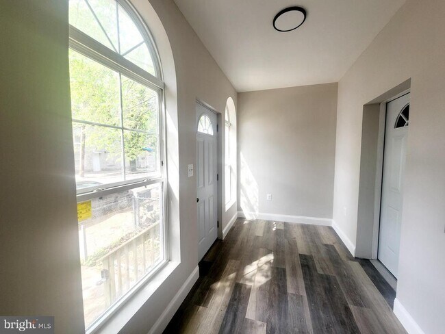 Building Photo - 3105 Frisby St