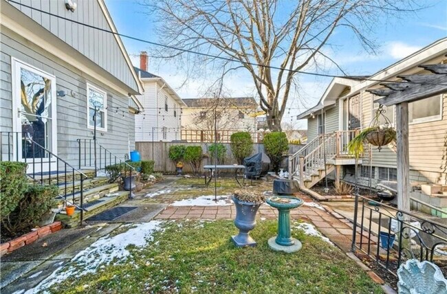 Building Photo - 56 Hillside Ave