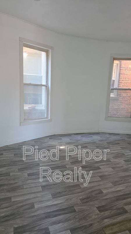 Building Photo - 5621 S Elizabeth St