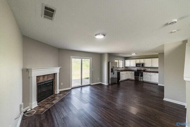 Building Photo - 217 Whitestone Dr NE