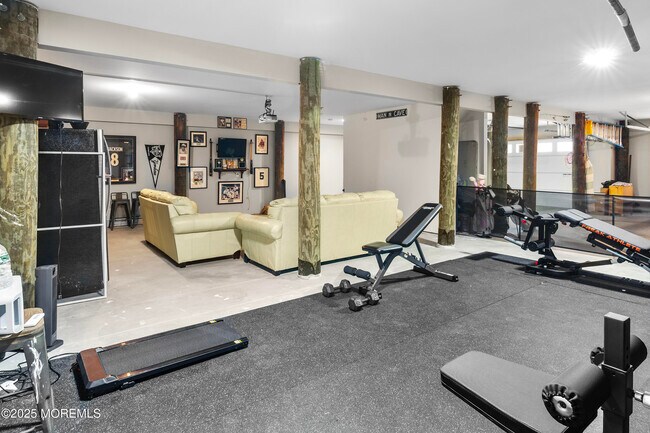 Building Photo - 1260 Pensacola Rd